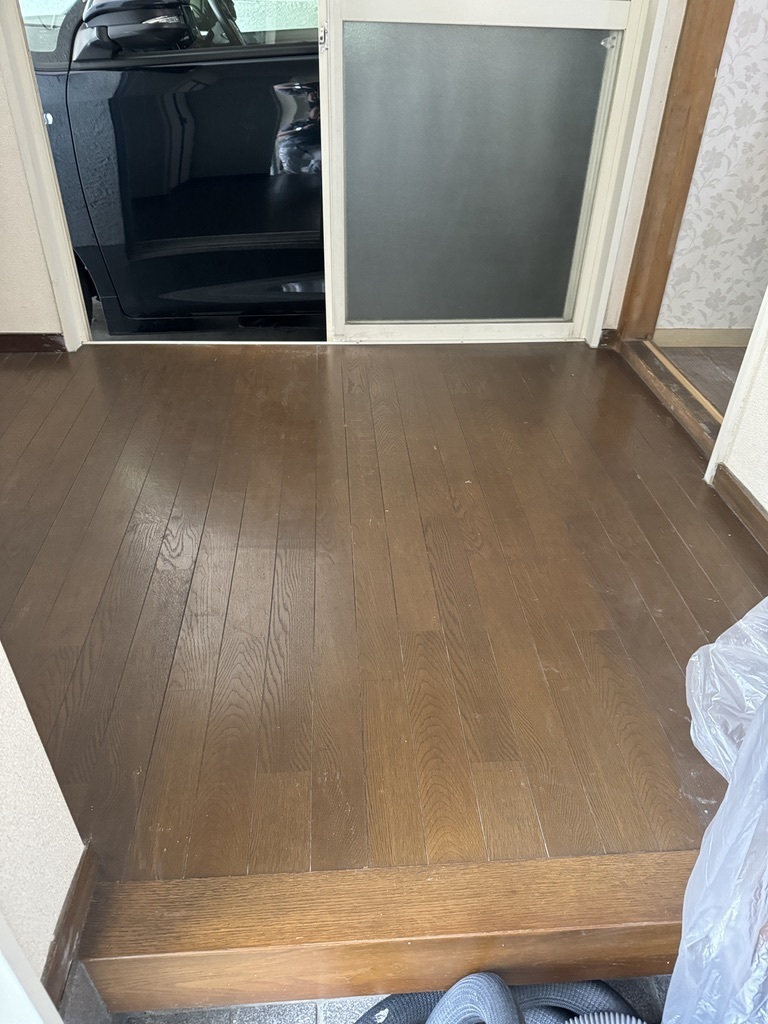 施工前：玄関床