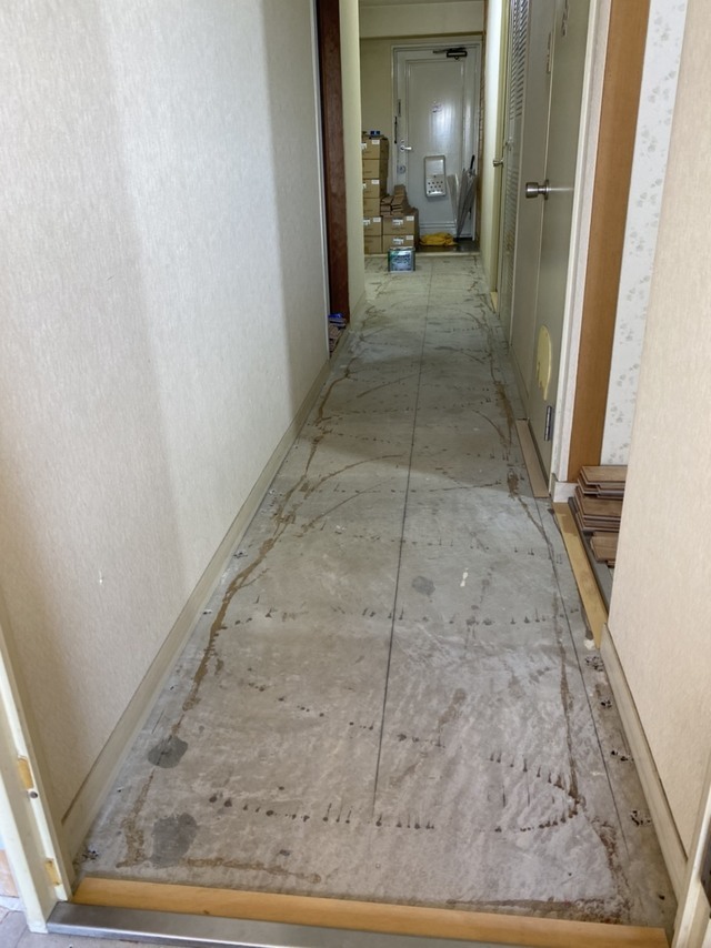 施工前：カーペット